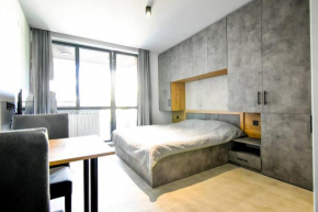 6 Studios 6 Bathrooms 2 Levels Kitchens